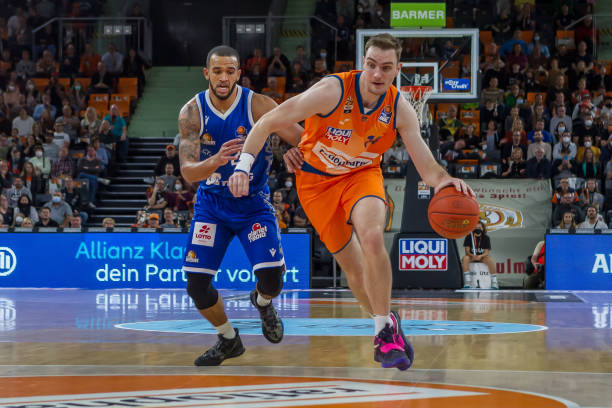 曼的灵活应 曼的灵活应